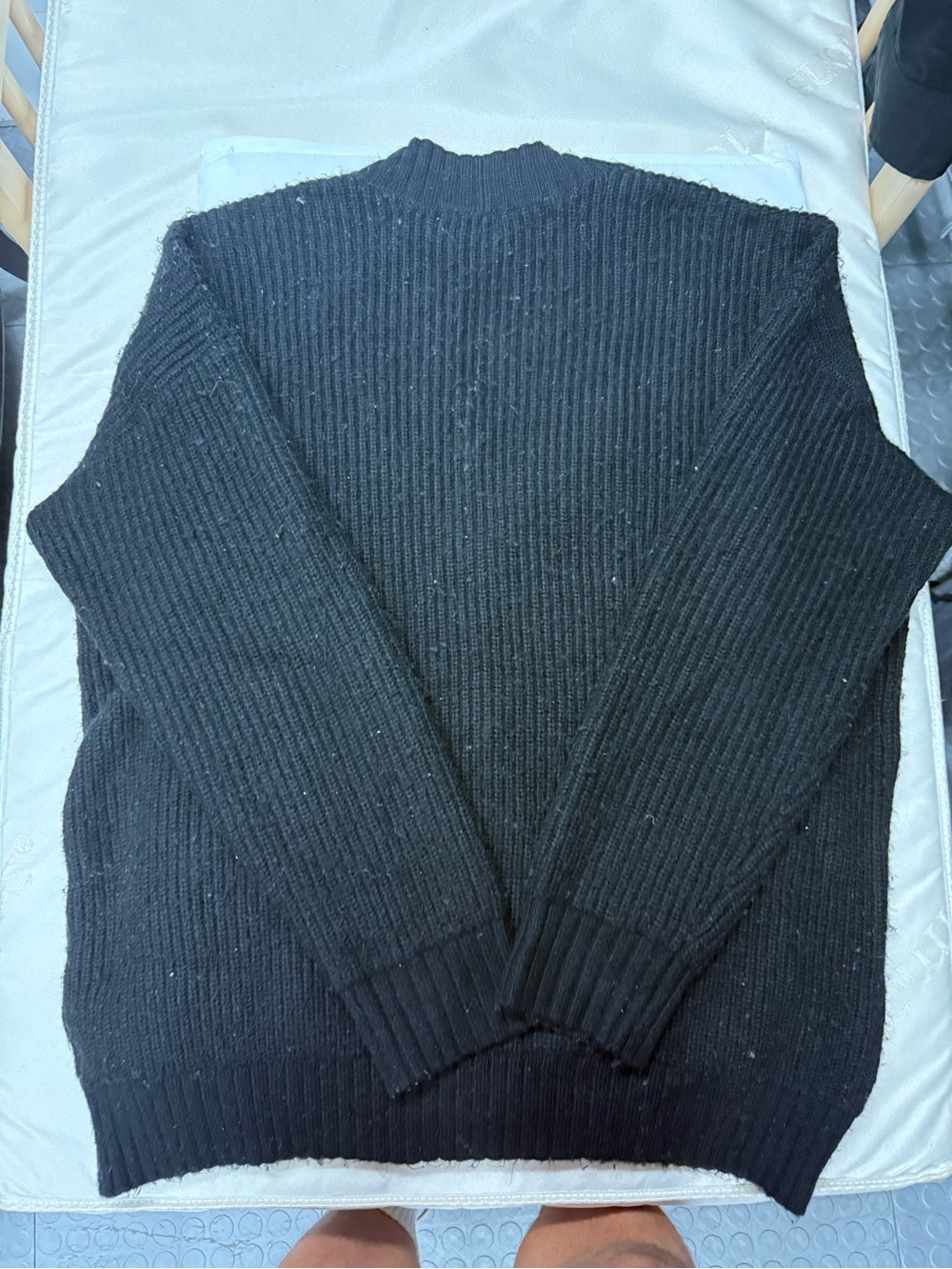 Express Black Oversized Ribbed Button Front Cardigan Sweater Sz L - Picture 3 of 4